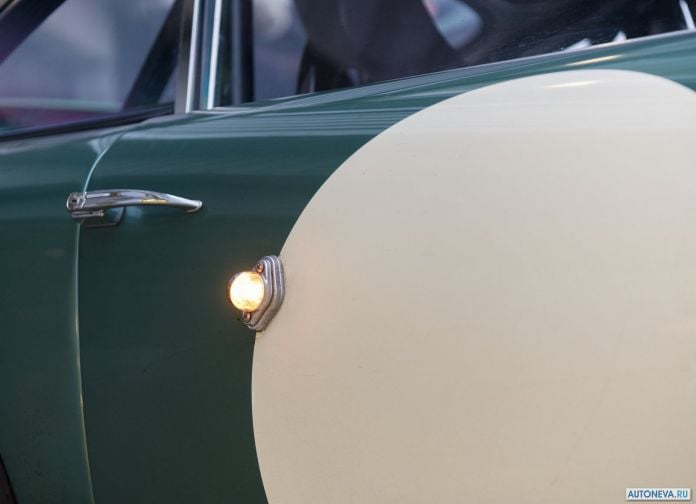 2018 Aston Martin DB4 GT Continuation - фотография 106 из 146