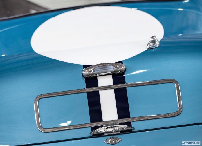 2018 Aston Martin DB4 GT Continuation - фотография 112 из 146