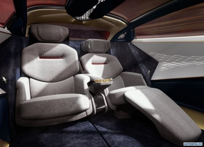 2018 Aston Martin Lagonda Vision Concept - фотография 15 из 22