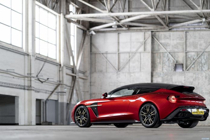 2018 Aston Martin Vanquish Zagato Shooting Brake UK - фотография 7 из 25