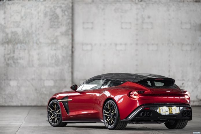 2018 Aston Martin Vanquish Zagato Shooting Brake UK - фотография 10 из 25