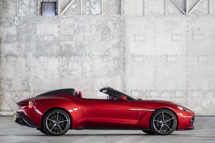 2018 Aston Martin Vanquish Zagato Speedster UK - фотография 6 из 31
