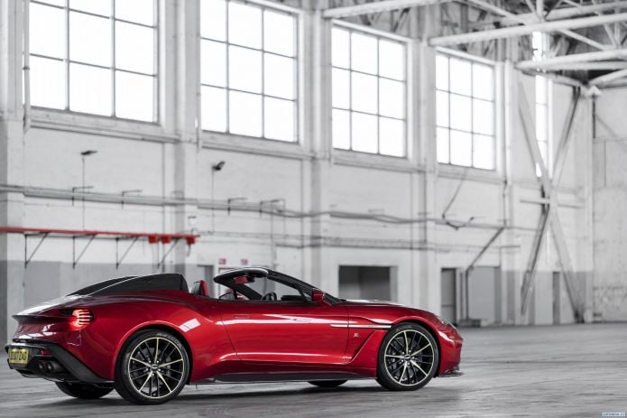 2018 Aston Martin Vanquish Zagato Speedster UK - фотография 7 из 31