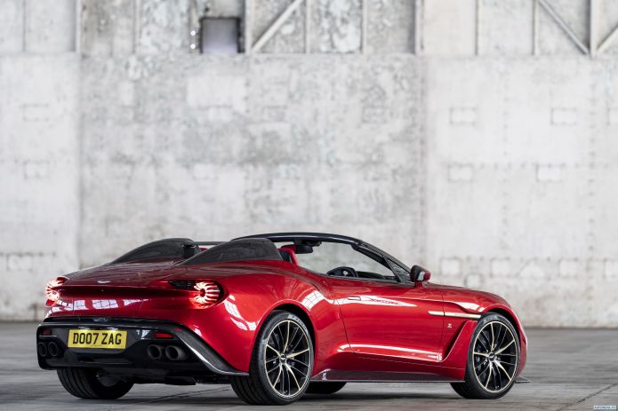 2018 Aston Martin Vanquish Zagato Speedster UK - фотография 10 из 31