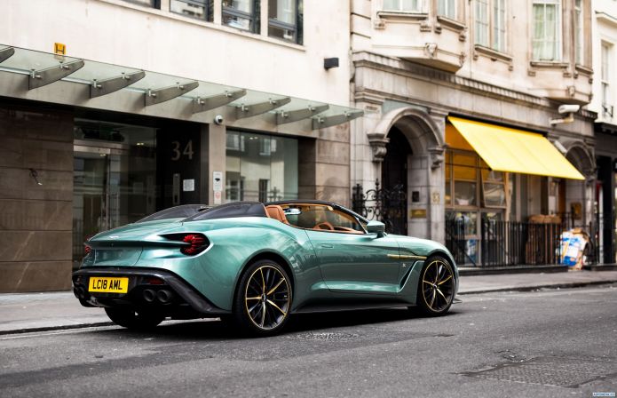 2018 Aston Martin Vanquish Zagato Speedster UK - фотография 14 из 31