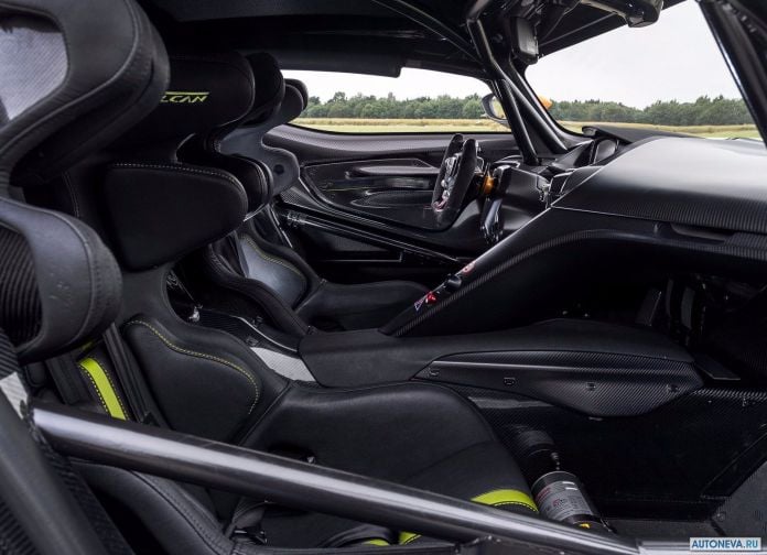 2018 Aston Martin Vulcan AMR Pro - фотография 12 из 18