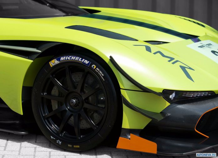 2018 Aston Martin Vulcan AMR Pro - фотография 14 из 18