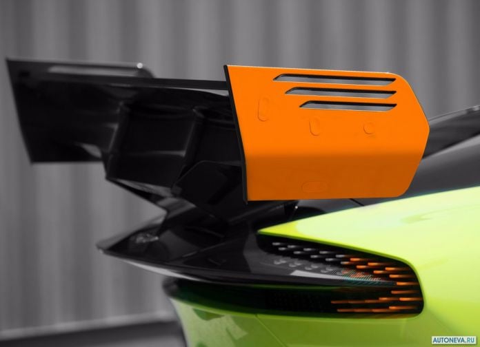 2018 Aston Martin Vulcan AMR Pro - фотография 16 из 18