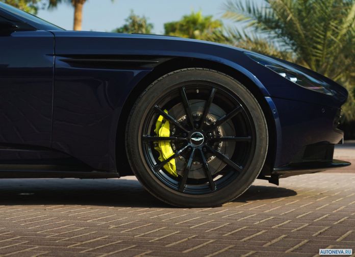 2019 Aston Martin DB11 AMR - фотография 168 из 255