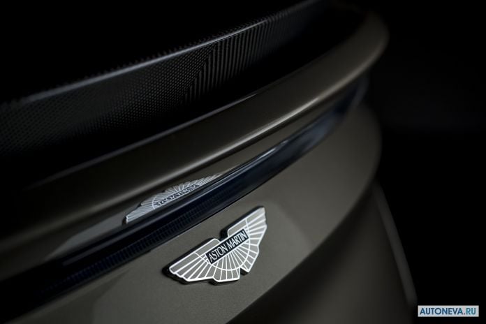 2019 Aston Martin DBS Superleggera OHMSS - фотография 11 из 13