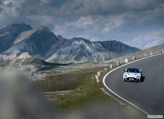 2019 Aston Martin DBS Superleggera White Stone - фотография 101 из 192 2019 Aston Martin DBS Superleggera White Stone - фотография 101 из 192