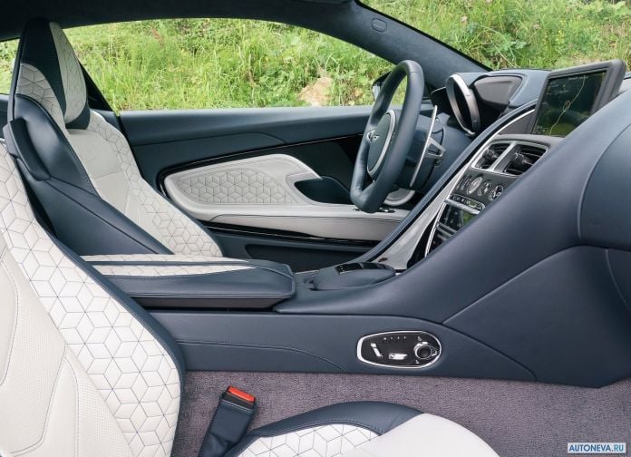 2019 Aston Martin DBS Superleggera White Stone - фотография 106 из 192 2019 Aston Martin DBS Superleggera White Stone - фотография 106 из 192