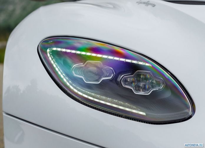 2019 Aston Martin DBS Superleggera White Stone - фотография 132 из 192 2019 Aston Martin DBS Superleggera White Stone - фотография 132 из 192