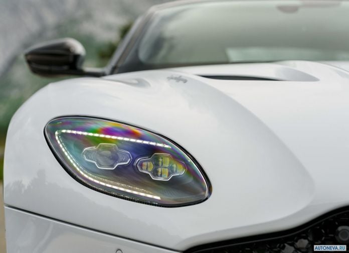 2019 Aston Martin DBS Superleggera White Stone - фотография 135 из 192 2019 Aston Martin DBS Superleggera White Stone - фотография 135 из 192