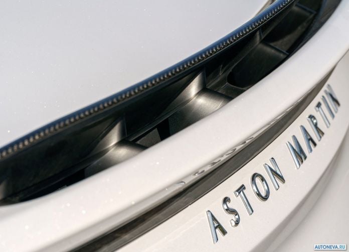 2019 Aston Martin DBS Superleggera White Stone - фотография 142 из 192 2019 Aston Martin DBS Superleggera White Stone - фотография 142 из 192