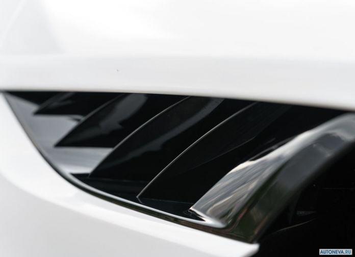 2019 Aston Martin DBS Superleggera White Stone - фотография 146 из 192 2019 Aston Martin DBS Superleggera White Stone - фотография 146 из 192
