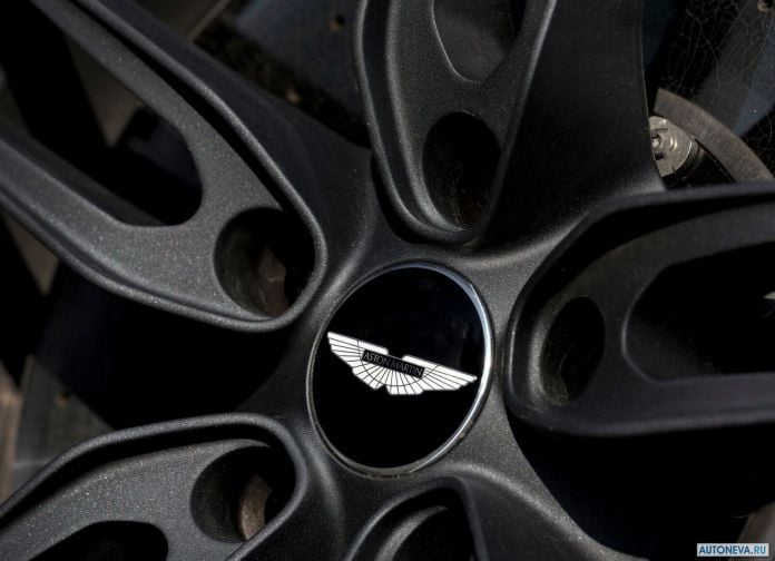 2019 Aston Martin DBS Superleggera White Stone - фотография 167 из 192 2019 Aston Martin DBS Superleggera White Stone - фотография 167 из 192