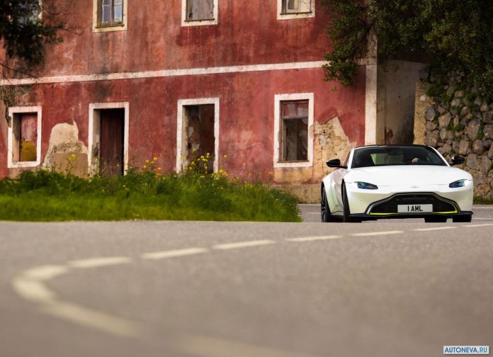 2019 Aston Martin Vantage - фотография 33 из 162
