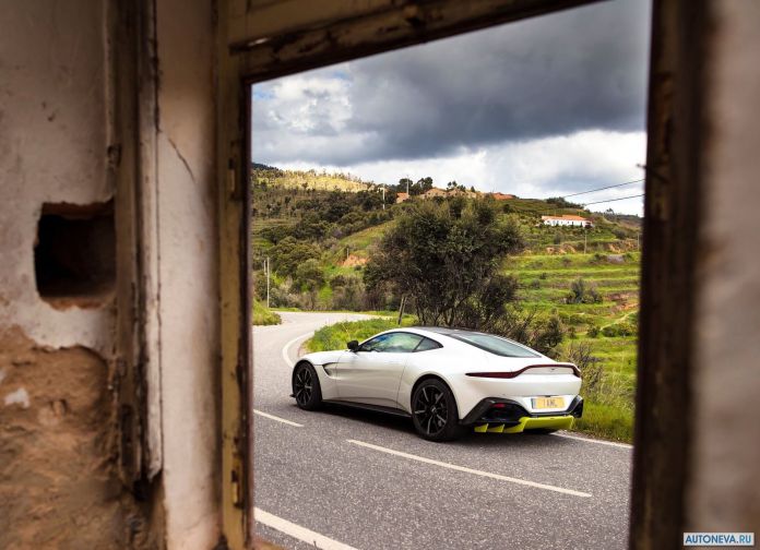 2019 Aston Martin Vantage - фотография 51 из 162