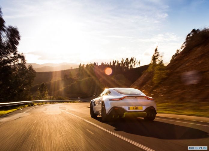 2019 Aston Martin Vantage - фотография 57 из 162