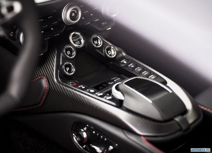 2019 Aston Martin Vantage - фотография 94 из 162