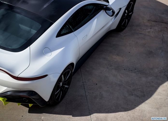 2019 Aston Martin Vantage - фотография 142 из 162