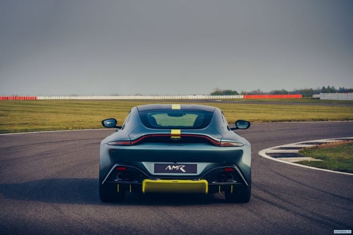 2019 Aston Martin Vantage AMR - фотография 10 из 13