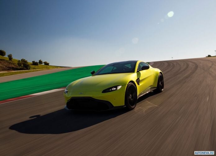 2019 Aston Martin Vantage Lime Essence - фотография 13 из 129