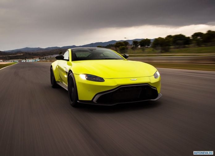 2019 Aston Martin Vantage Lime Essence - фотография 38 из 129