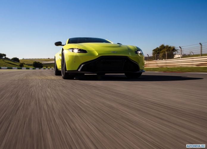 2019 Aston Martin Vantage Lime Essence - фотография 47 из 129