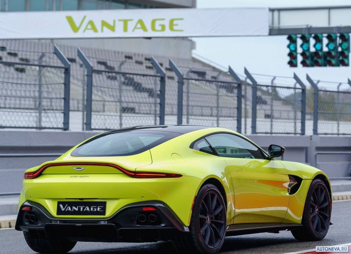 2019 Aston Martin Vantage Lime Essence - фотография 66 из 129