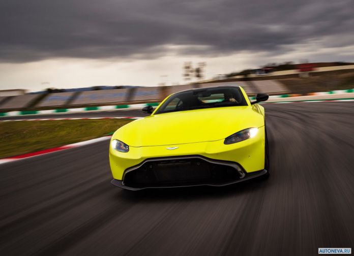 2019 Aston Martin Vantage Lime Essence - фотография 97 из 129