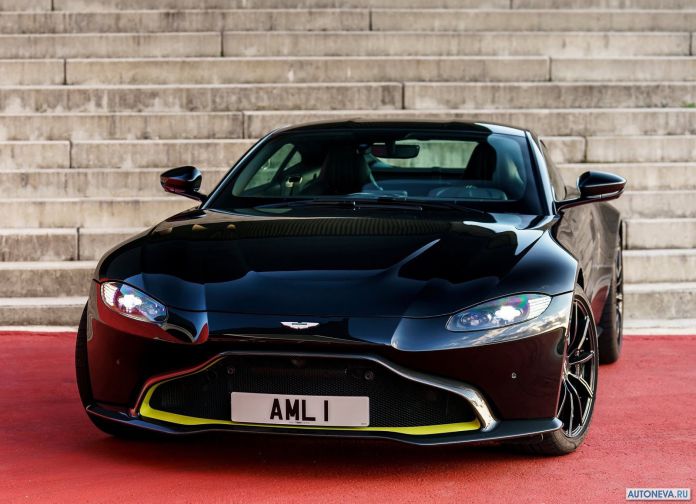 2019 Aston Martin Vantage Onyx Black - фотография 18 из 130