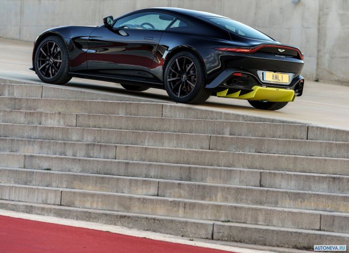 2019 Aston Martin Vantage Onyx Black - фотография 66 из 130
