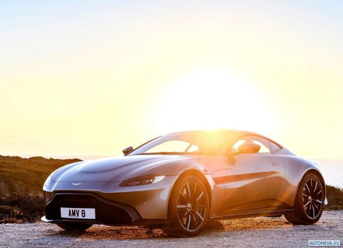 2019 Aston Martin Vantage Tungsten Silver - фотография 2 из 146