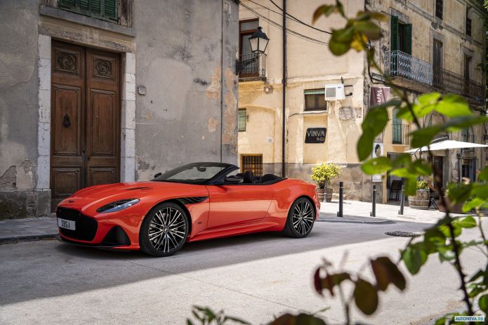 2020 Aston Martin DBS Superleggera Volante - фотография 7 из 40 2020 Aston Martin DBS Superleggera Volante - фотография 7 из 40