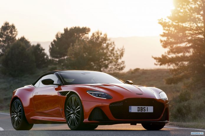 2020 Aston Martin DBS Superleggera Volante - фотография 10 из 40 2020 Aston Martin DBS Superleggera Volante - фотография 10 из 40