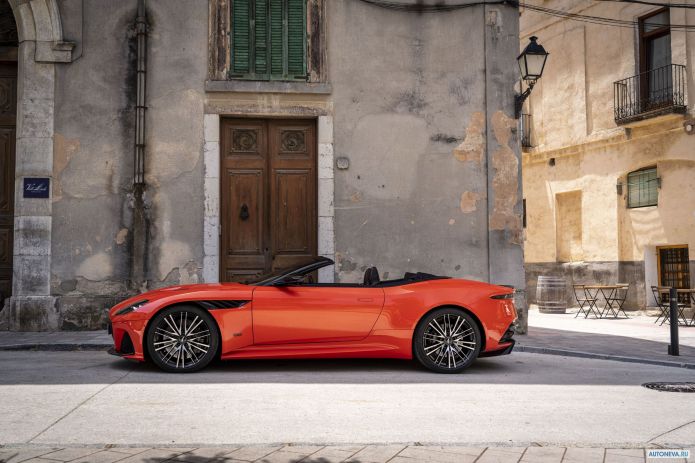 2020 Aston Martin DBS Superleggera Volante - фотография 18 из 40 2020 Aston Martin DBS Superleggera Volante - фотография 18 из 40