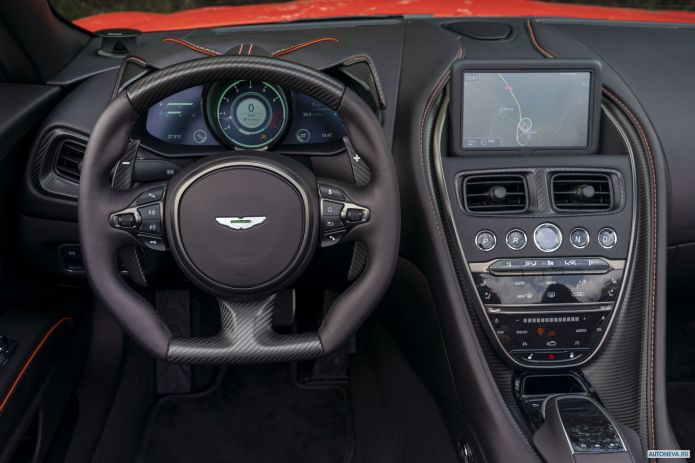 2020 Aston Martin DBS Superleggera Volante - фотография 26 из 40 2020 Aston Martin DBS Superleggera Volante - фотография 26 из 40