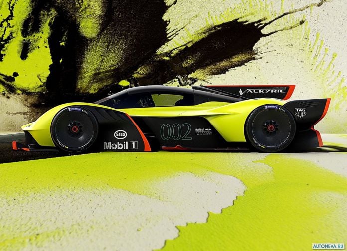 2020 Aston Martin Valkyrie AMR Pro - фотография 2 из 12