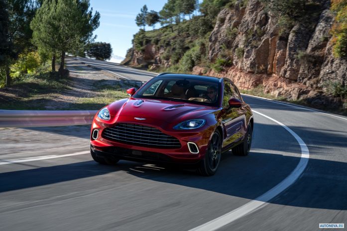 2021 Aston Martin DBX - фотография 3 из 32