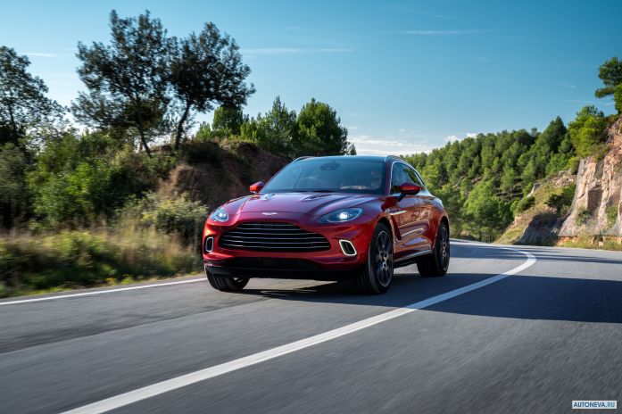 2021 Aston Martin DBX - фотография 4 из 32