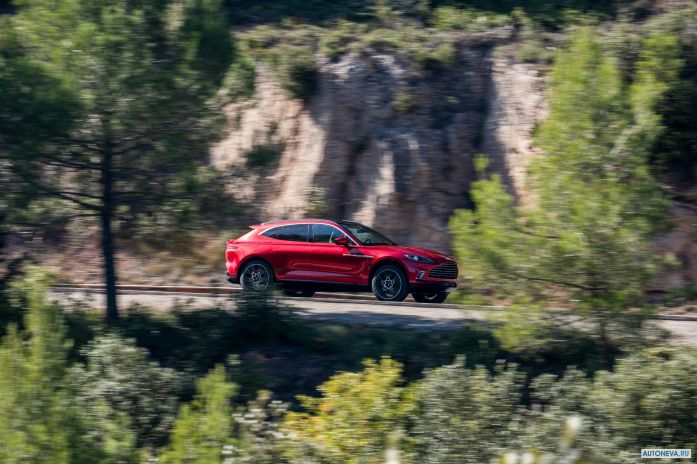 2021 Aston Martin DBX - фотография 11 из 32 2021 Aston Martin DBX - фотография 11 из 32