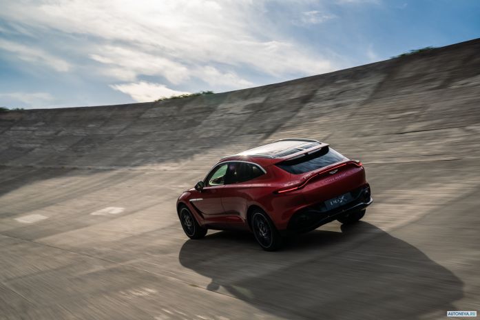 2021 Aston Martin DBX - фотография 13 из 32 2021 Aston Martin DBX - фотография 13 из 32
