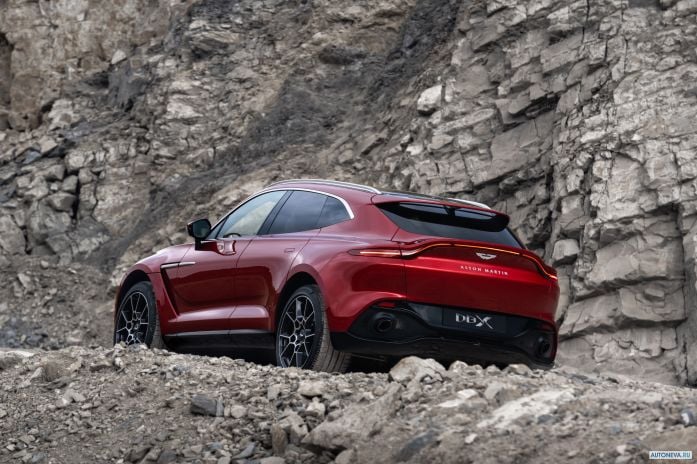 2021 Aston Martin DBX - фотография 14 из 32