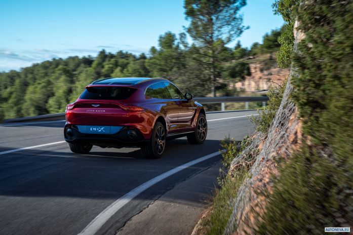 2021 Aston Martin DBX - фотография 15 из 32 2021 Aston Martin DBX - фотография 15 из 32