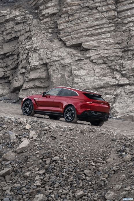 2021 Aston Martin DBX - фотография 19 из 32 2021 Aston Martin DBX - фотография 19 из 32