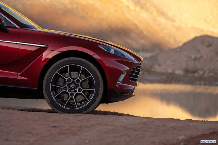 2021 Aston Martin DBX - фотография 30 из 32 2021 Aston Martin DBX - фотография 30 из 32