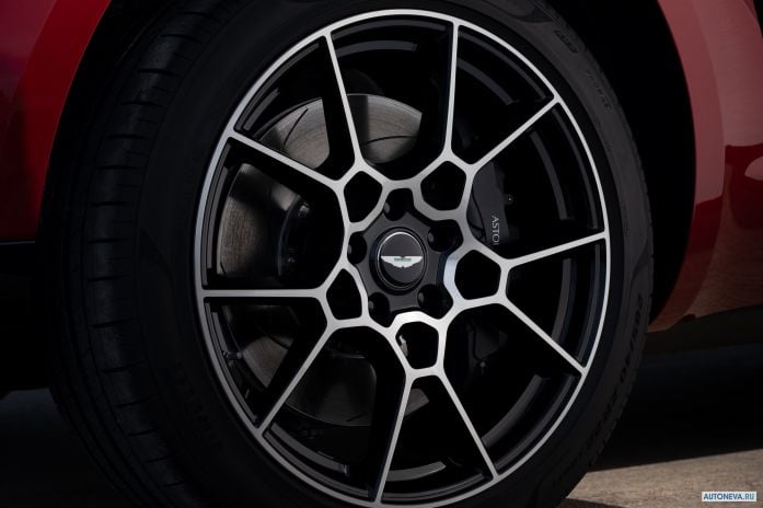 2021 Aston Martin DBX - фотография 32 из 32 2021 Aston Martin DBX - фотография 32 из 32