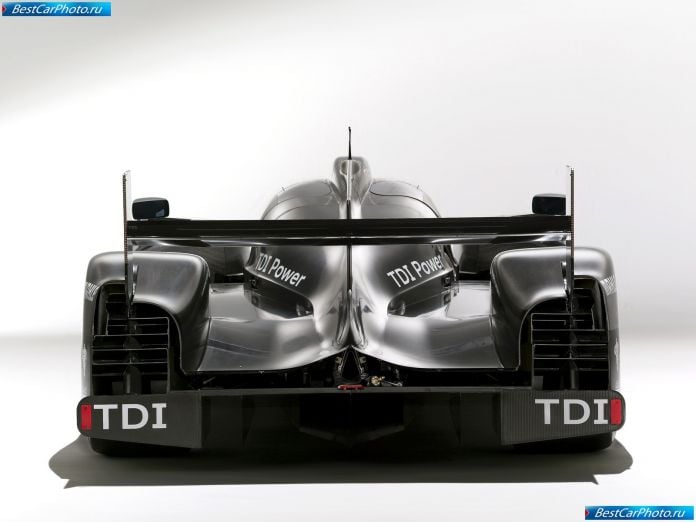 2011 Audi R18 - фотография 5 из 9